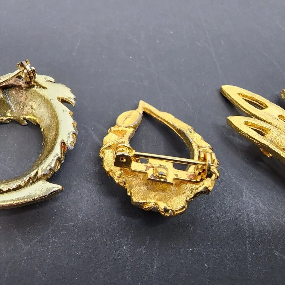 Vintage Lot‎ of 5 Bird Angel Leaf Wreath Gold Tone Brooch Lapel Pins